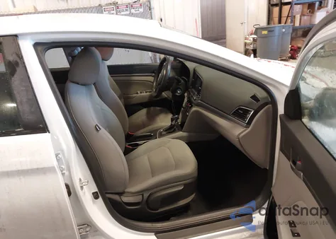 2017 Hyundai Elantra Se z USA, uszkodzony, nr VIN 5NPD84LF4HH049265